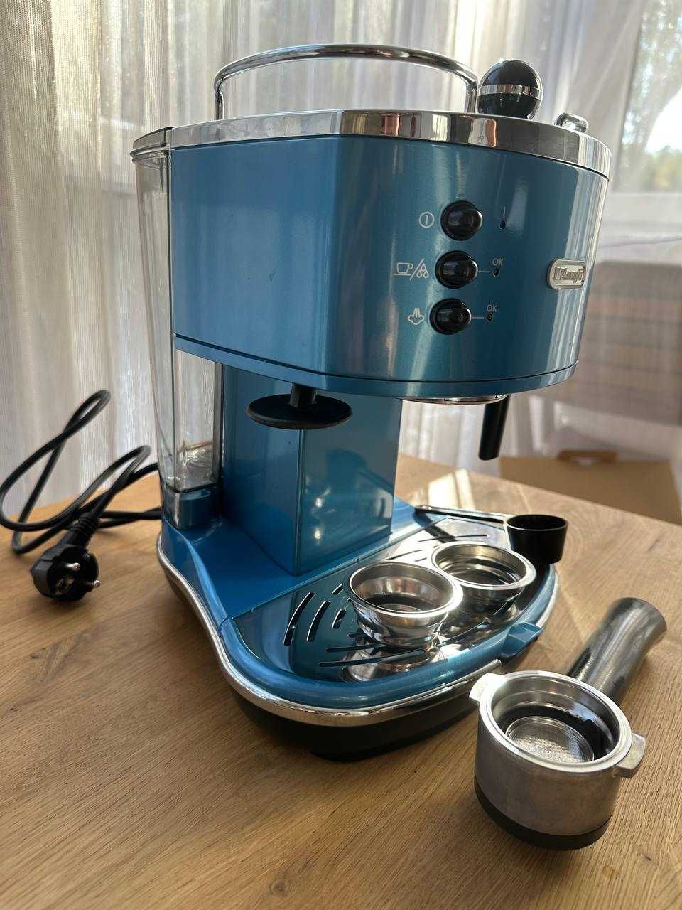 Кофеварка рожковая Delonghi ECO 311 B