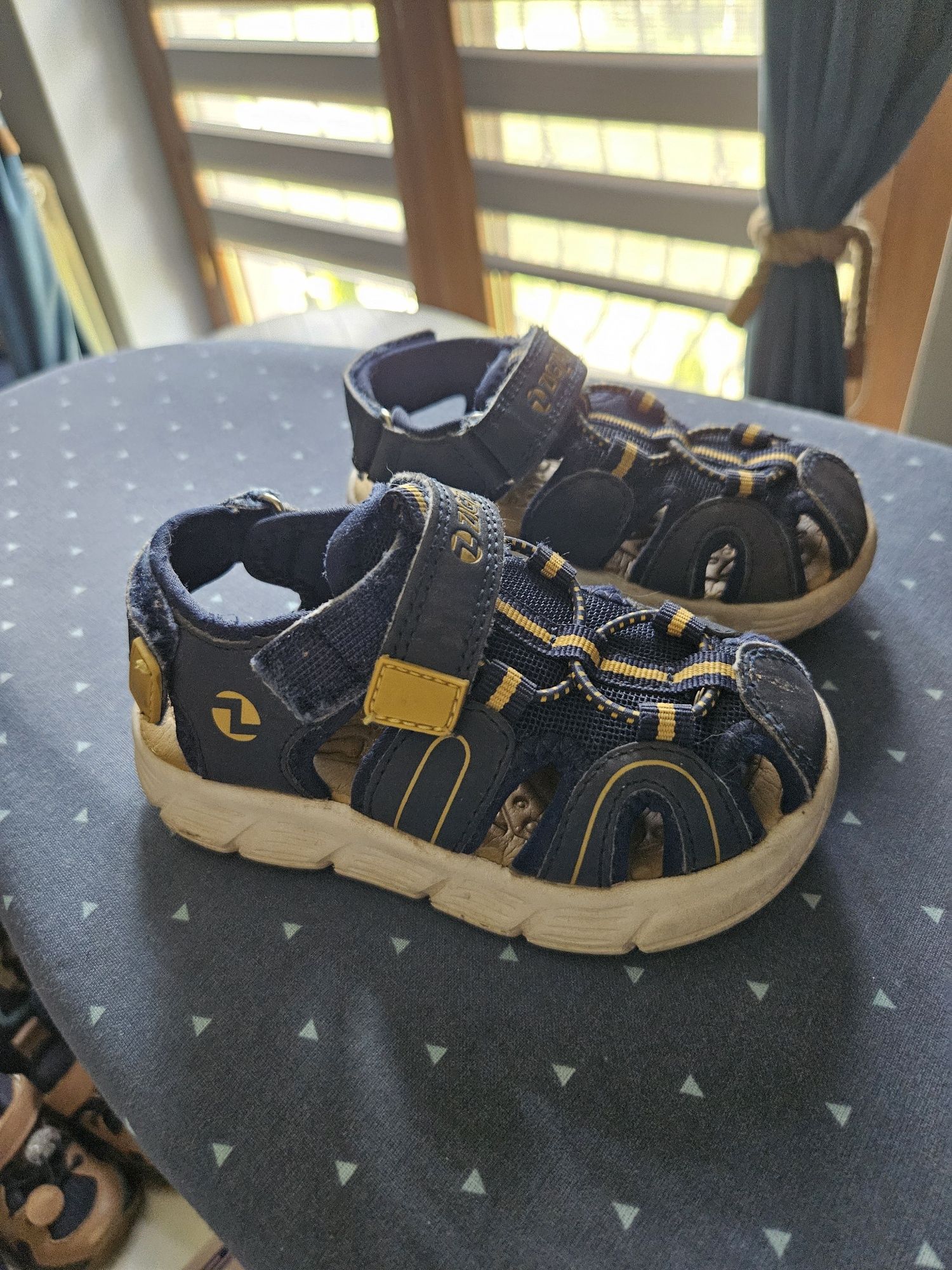 Sprzedam buty widoczne na zdjęciach