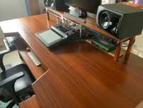 Estúdio de música como novo, Mesa, EQ, Efeitos, Sint-Sampler, Speakers