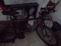 Bicicleta roda 26 montanha quadro aluminio com luzes\pilhas aaa