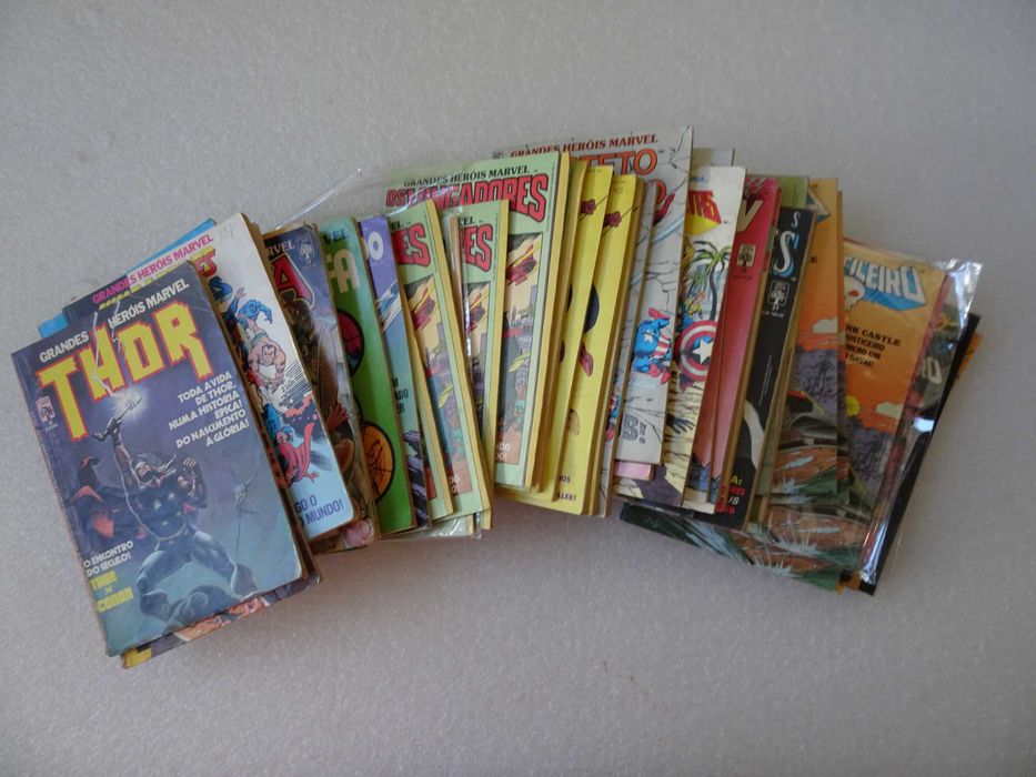Livro banda desenha Grandes Heróis Marvel (Abril)