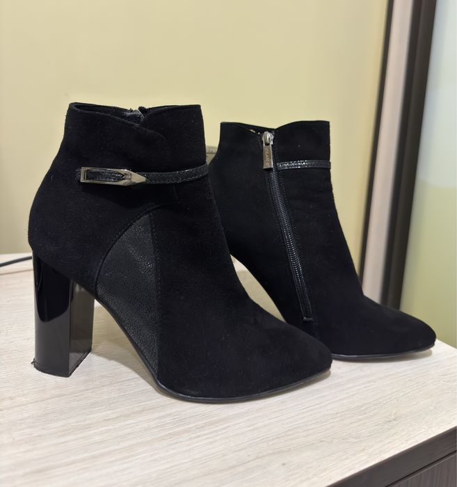 Жіночі замшеві ботильйони