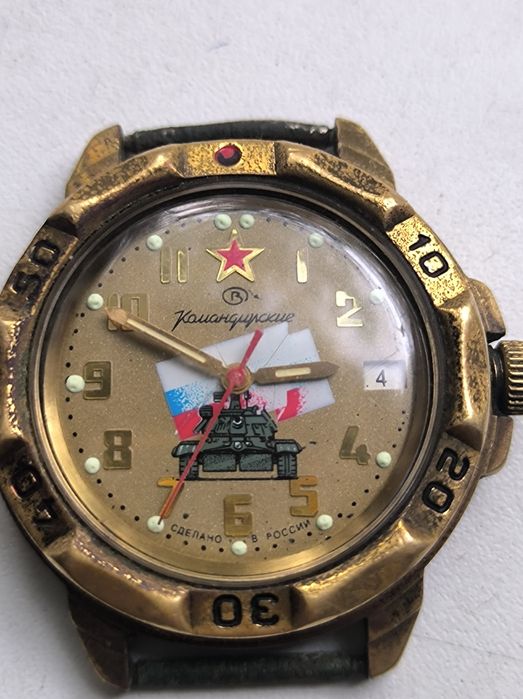 Годинник командирський  в гарному стані, працюють ідеально