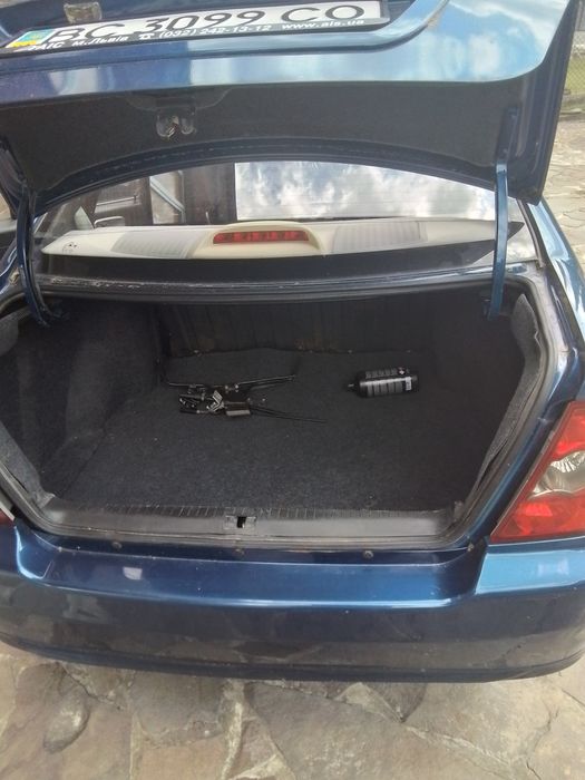 Авто у хорошому стані .