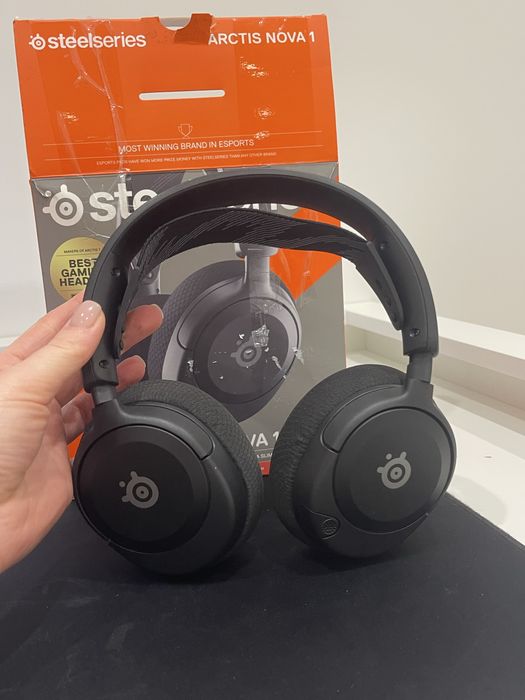 SteelSeries Arctis Nova 1 Black