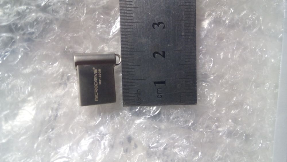 Флешка 3.0 USB новая 32Gb миниатюрная,металл,водонепроницаемая.