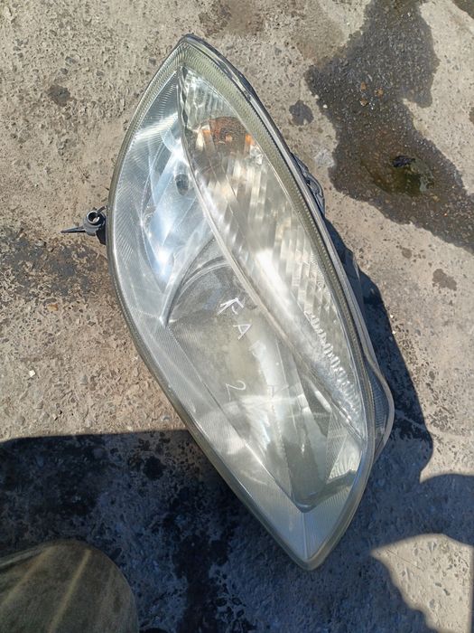 Lampa prawa przednia skodą Fabia 2 orginalna