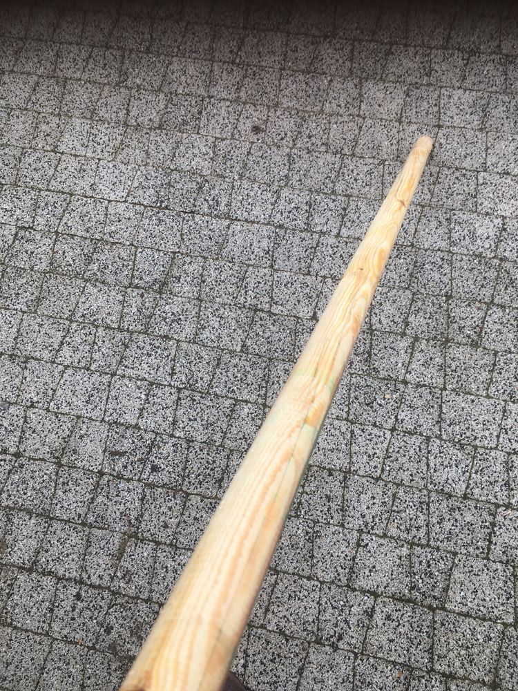 Sprzedam wałek drążek  z drewna średnica około 34 mm długie