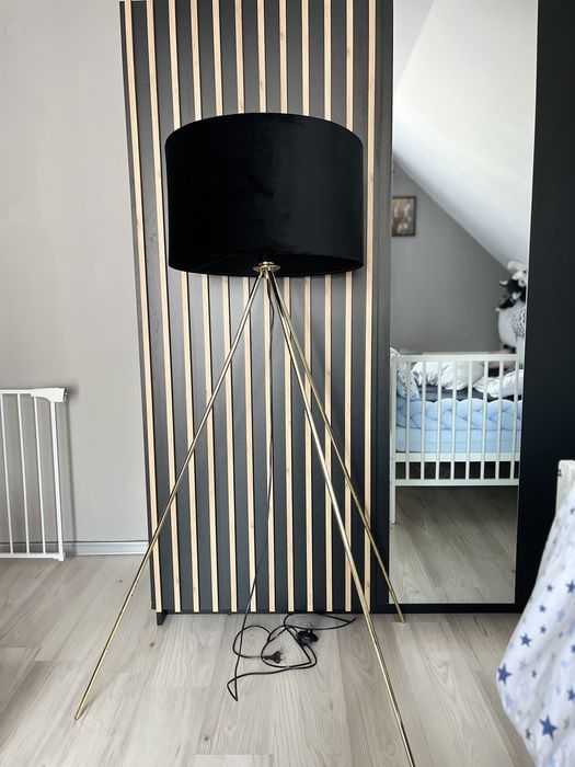 Lampa stojaca zlote nozki