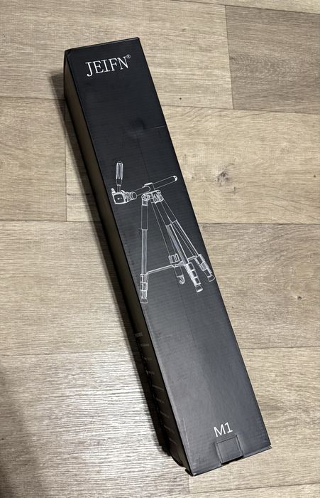 Штатив фірми JEIFN для фотоапарату M1 + відеоголовка
