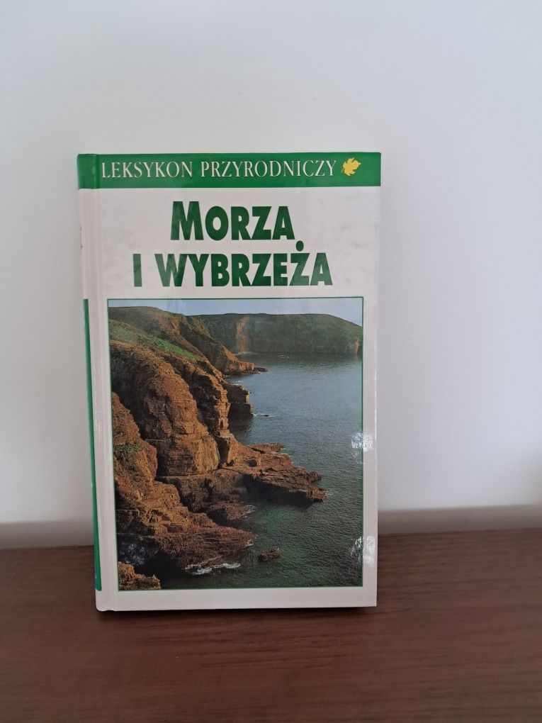 Książka ,,Morza i wybrzeża''