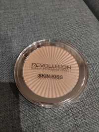 Rozświetlacz REVOLUTION skin kiss rose gold