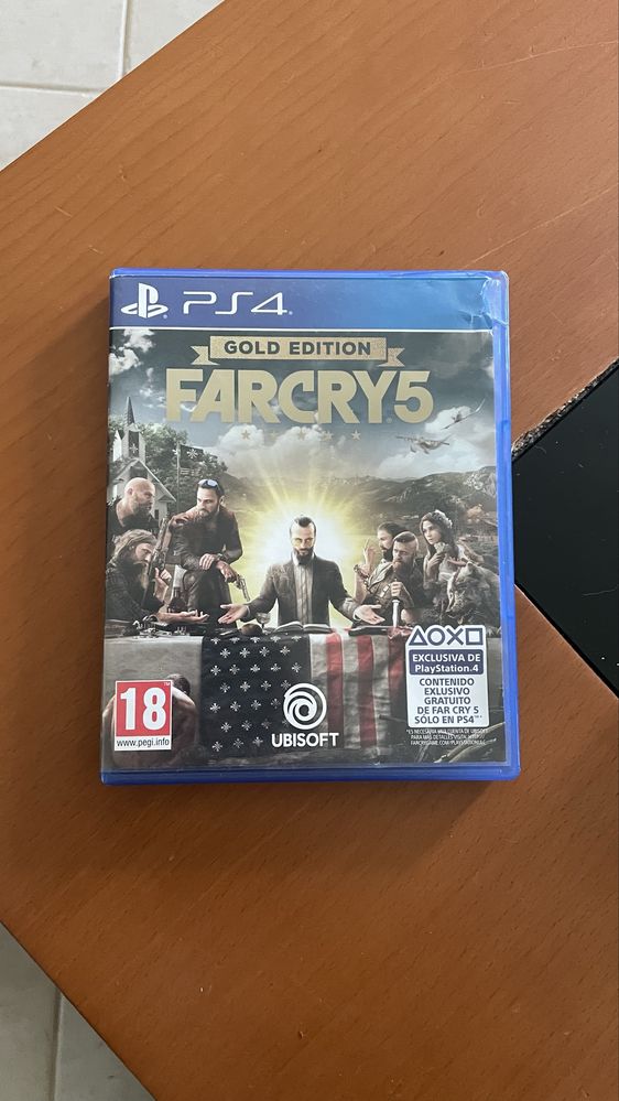 PS4 com 500 GB + comando novo + jogo