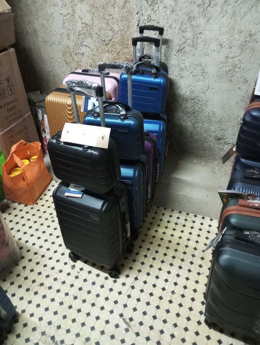 kuferki małe z abs podróżne