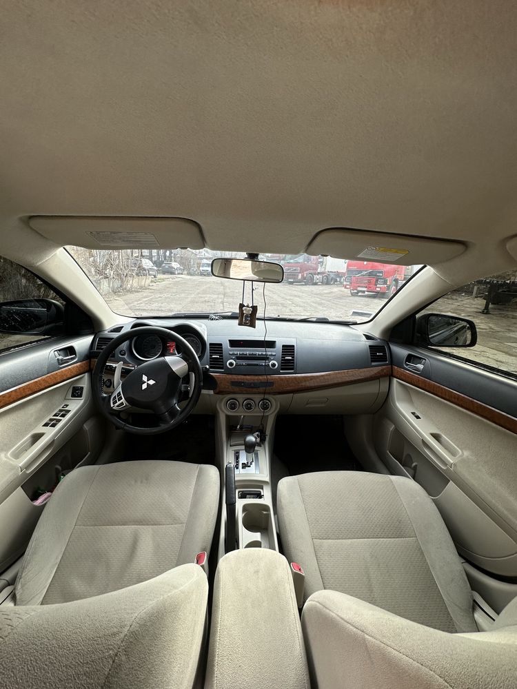 Mitsubishi lancer10