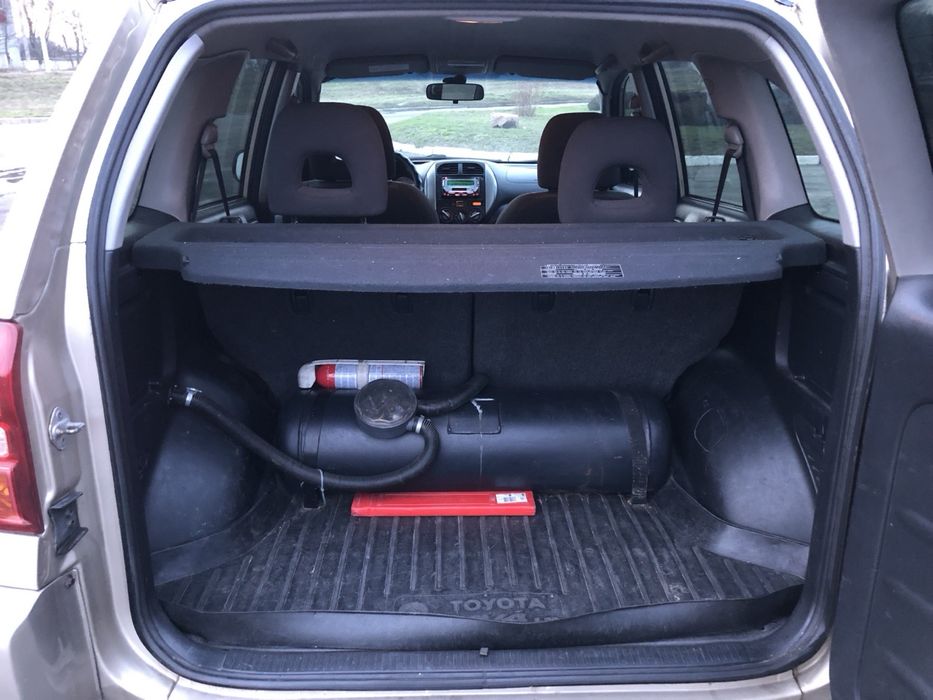 Продам Toyota RAV 4