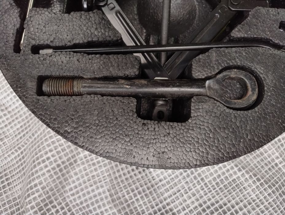 Hyundai i30 1 zestaw lewarek klucz podnośnik ucho śrubokręt wysyłka