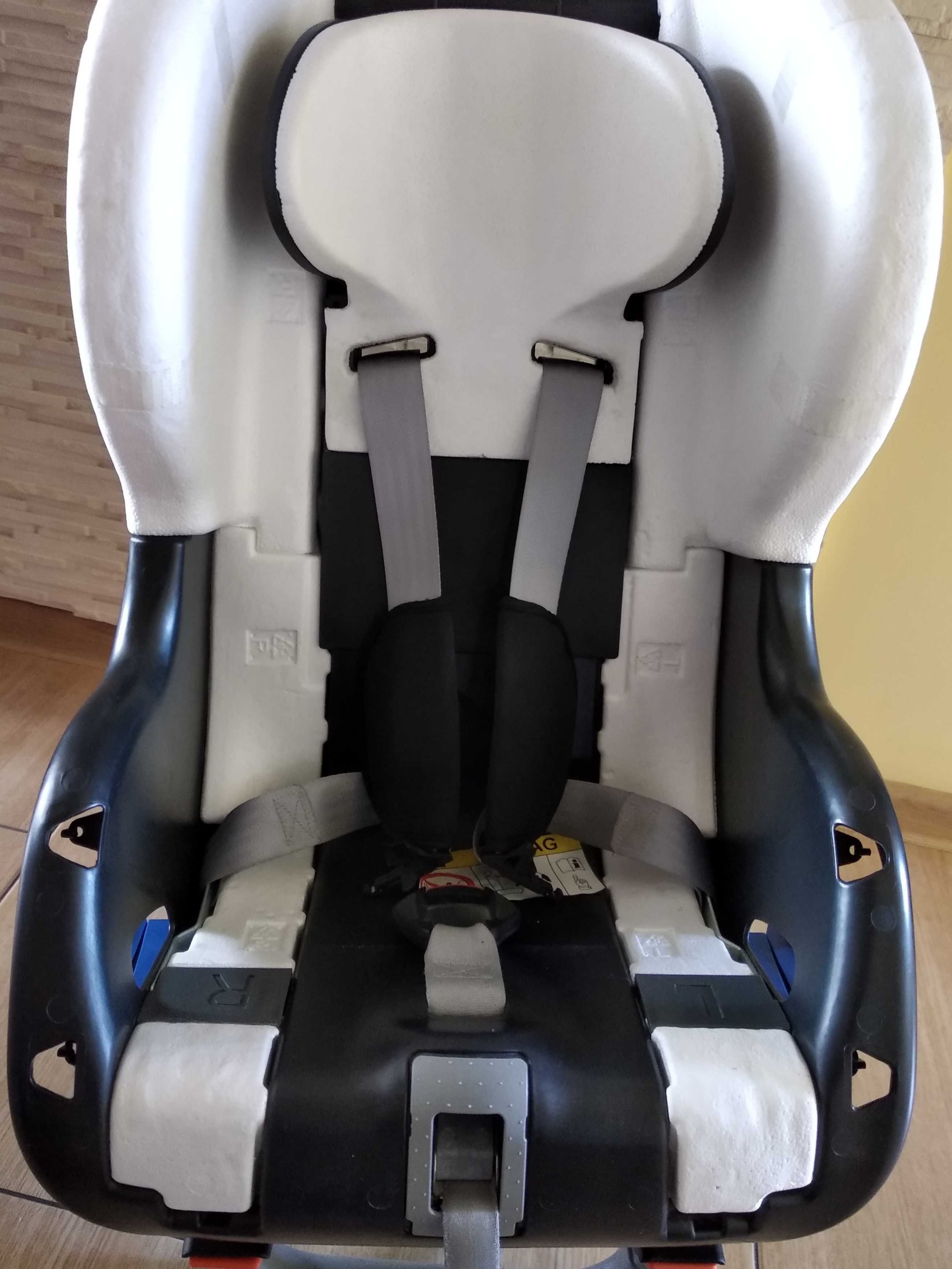 Fotelik samochodowy Britax Max Way 9-25 kg tyłem do kierunku jazdy STA