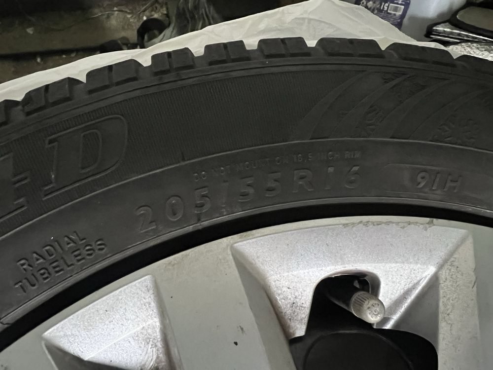 Продам Пара Continental пара Dunlop 205/55/r16 зимові шини з дисками