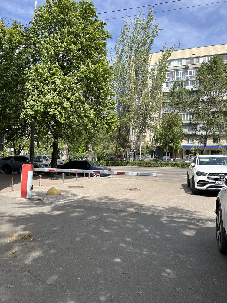 3-к, 62 м², Центр, бул. Лесі Українки, м. Печерська, Під Ремонт