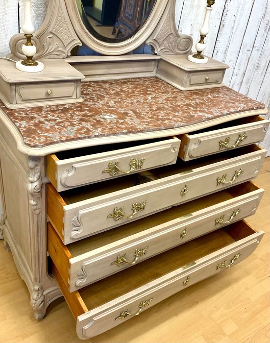 Komoda z uchylnym lustrem kremowa LUDWIK XV Francja 1926 r. Antyk