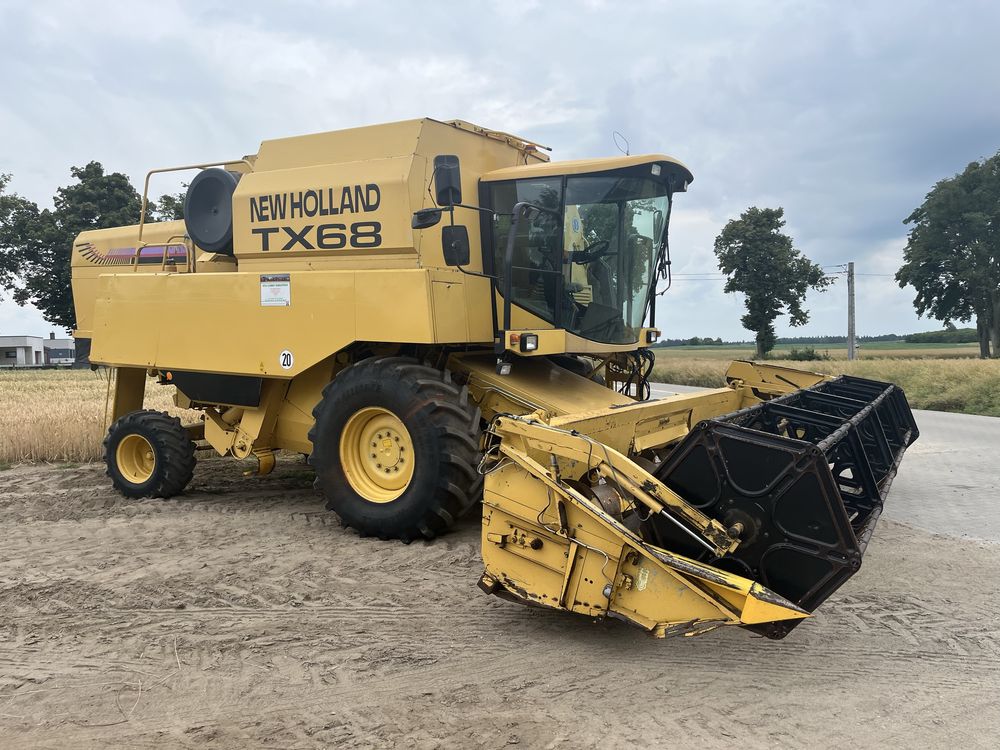 Kombajn zbożowy New Holland TX68 TX66