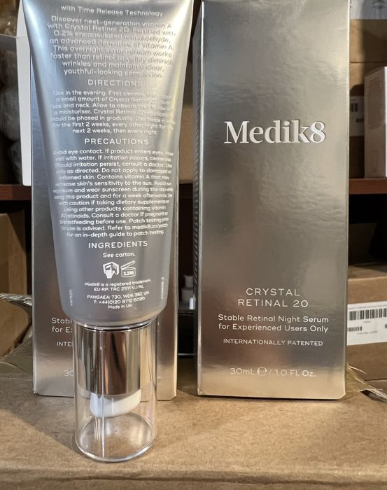 Medik8 Crystal Retinal 20 потужна нічна сироватка з ретиналем