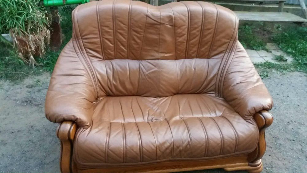 Продам шкіряний комплект меблів (диван) 3+2+1!