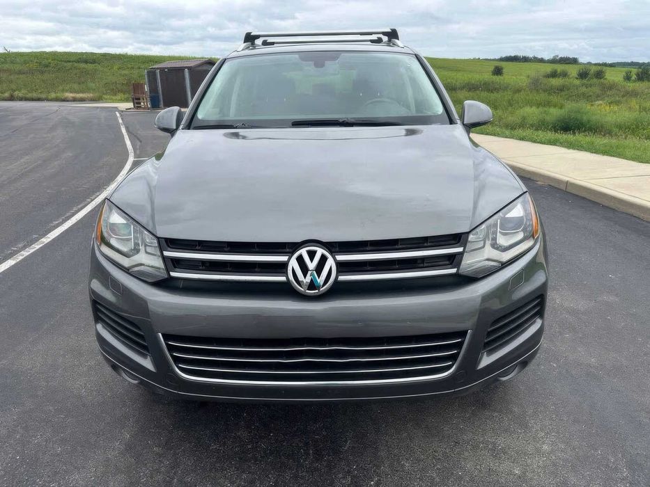 Volkswagen Touareg Sport with Nav      2014