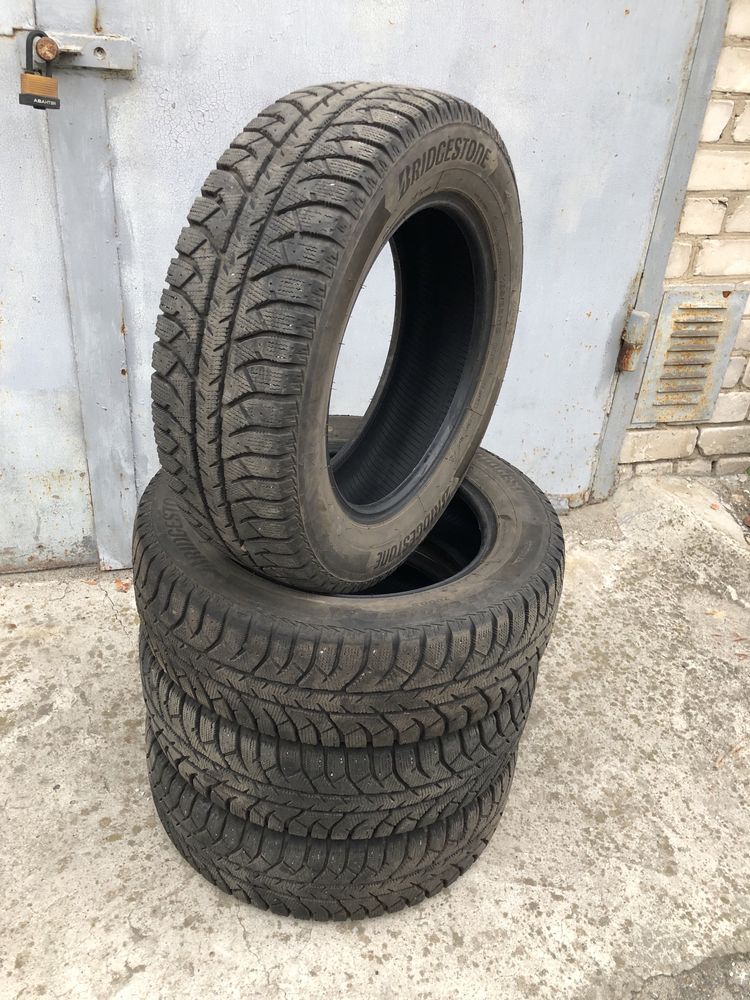 Комплект зимней резины Bridgestone 185/65/15