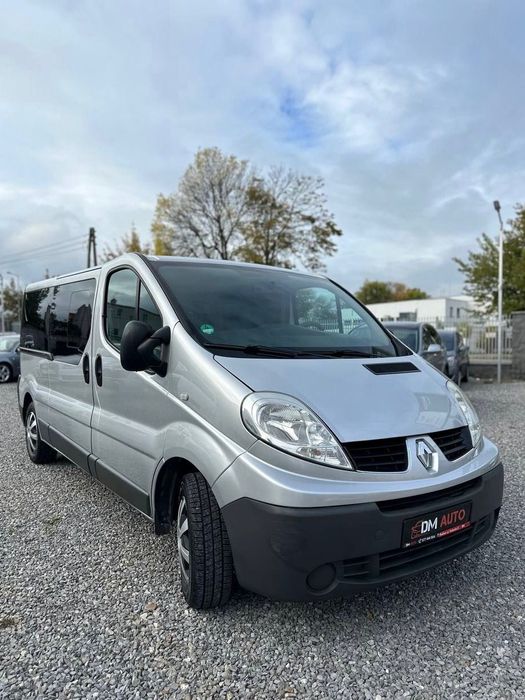 Renault Trafic Renault Trafic long 9 osobowy. 2.0 diesel. Manualna skrzynia. 2011 rok
