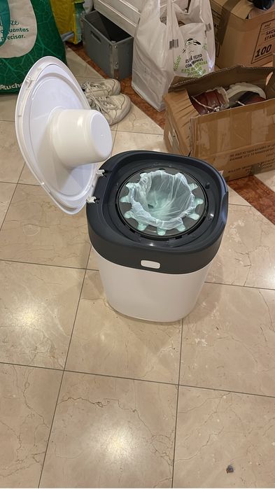 Caixote de fraldas novo