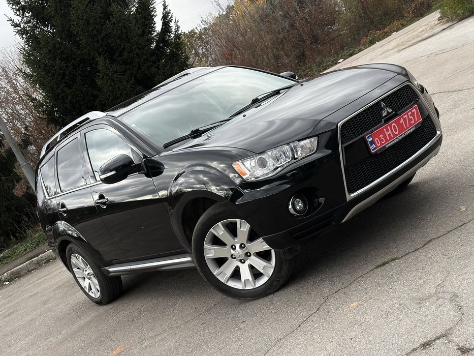 Автомобіль Mitsubishi Outlander 2.2D 4X4 Automat Мітсубіші Аутлендер