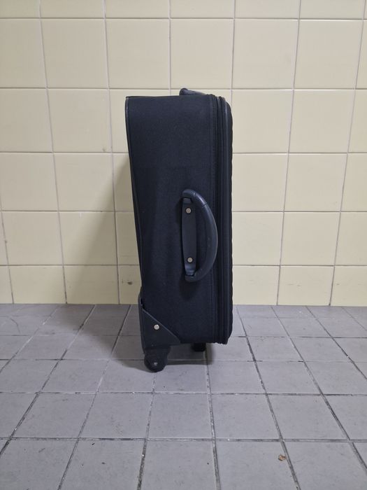 Mala Preta Pequena de Viagem