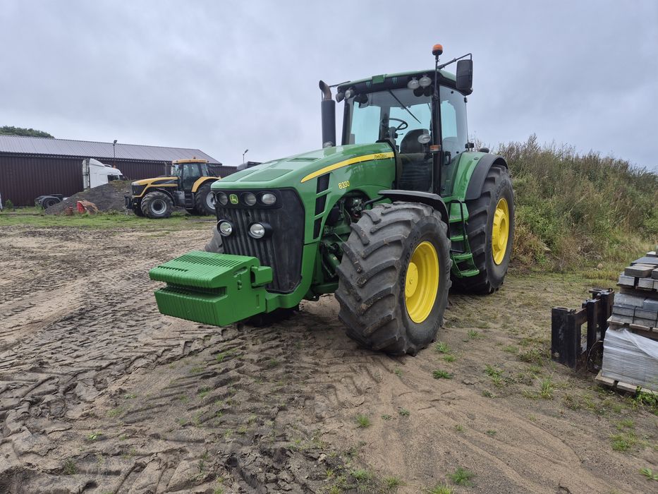 John Deere 8330 Zadbany
