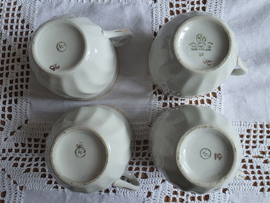 4 filiżanki porcelanowe Wałbrzych białe pozłacane KLASYKA