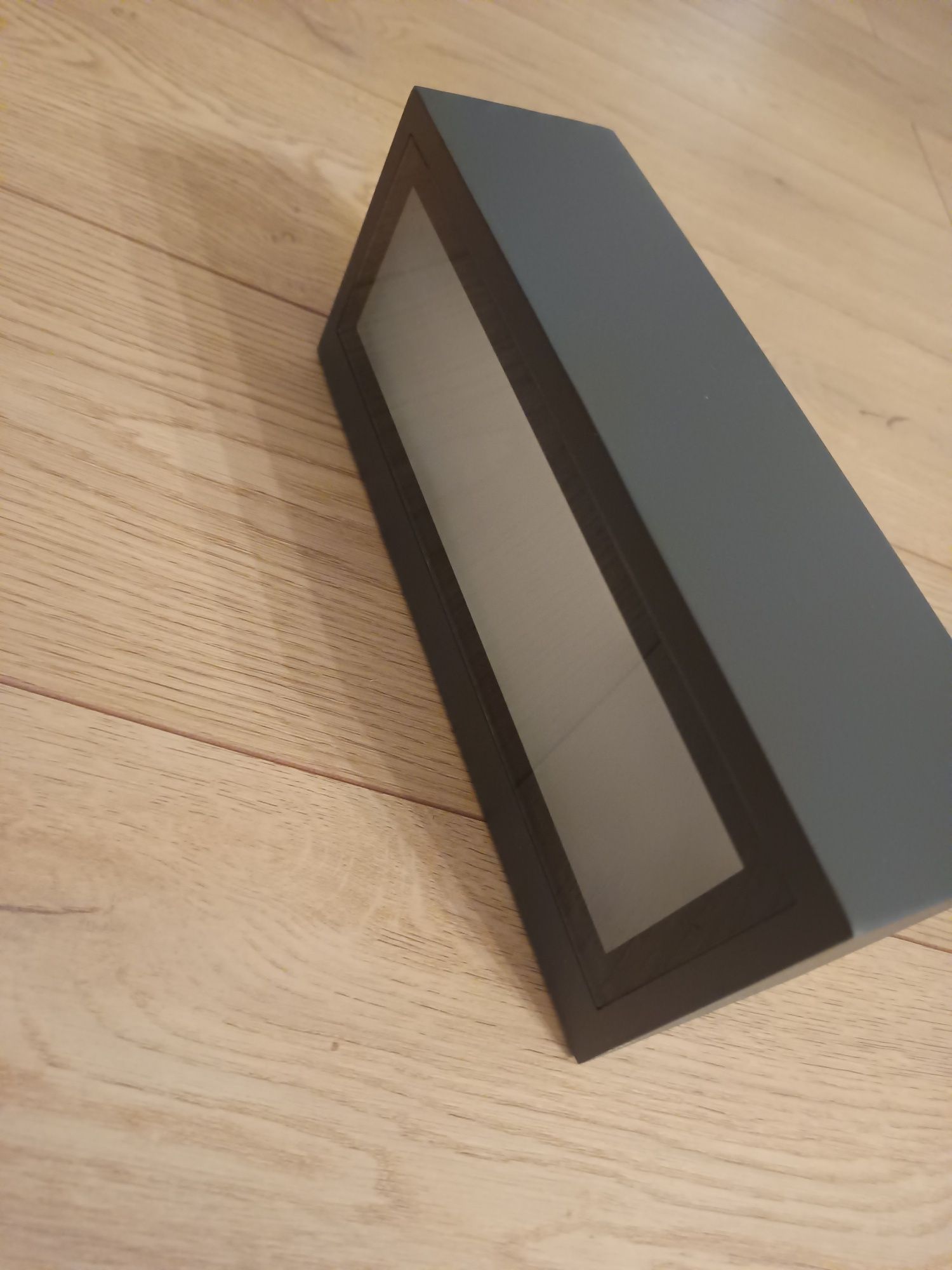 Lampa elewacyjny