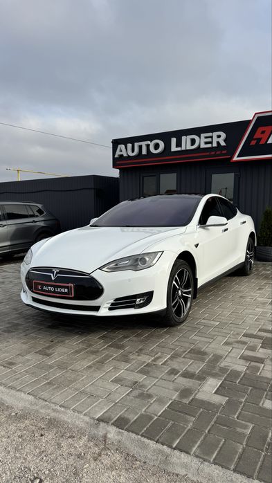 Європейська Tesla Model Тесла Модель S 2014р. 85 кВт 7 місць Запас 440