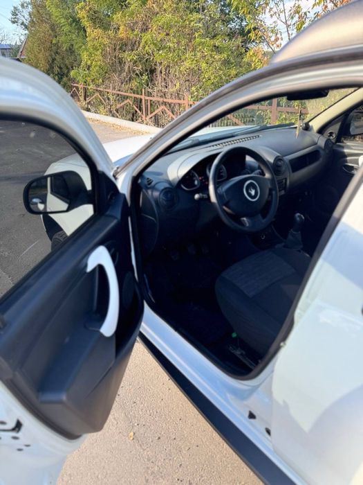 Renault Duster 1.6 газ/бензин