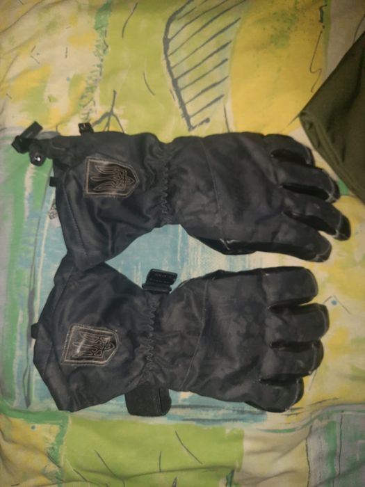 Рукавиці, наколінники інші корисні дрібниці