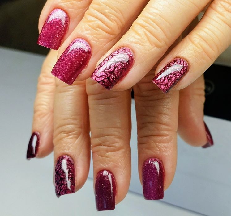 Мастер маникюра. Центр.