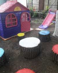 Різні кольори горки дитячий будиночок будинок  пісочниця гірка
