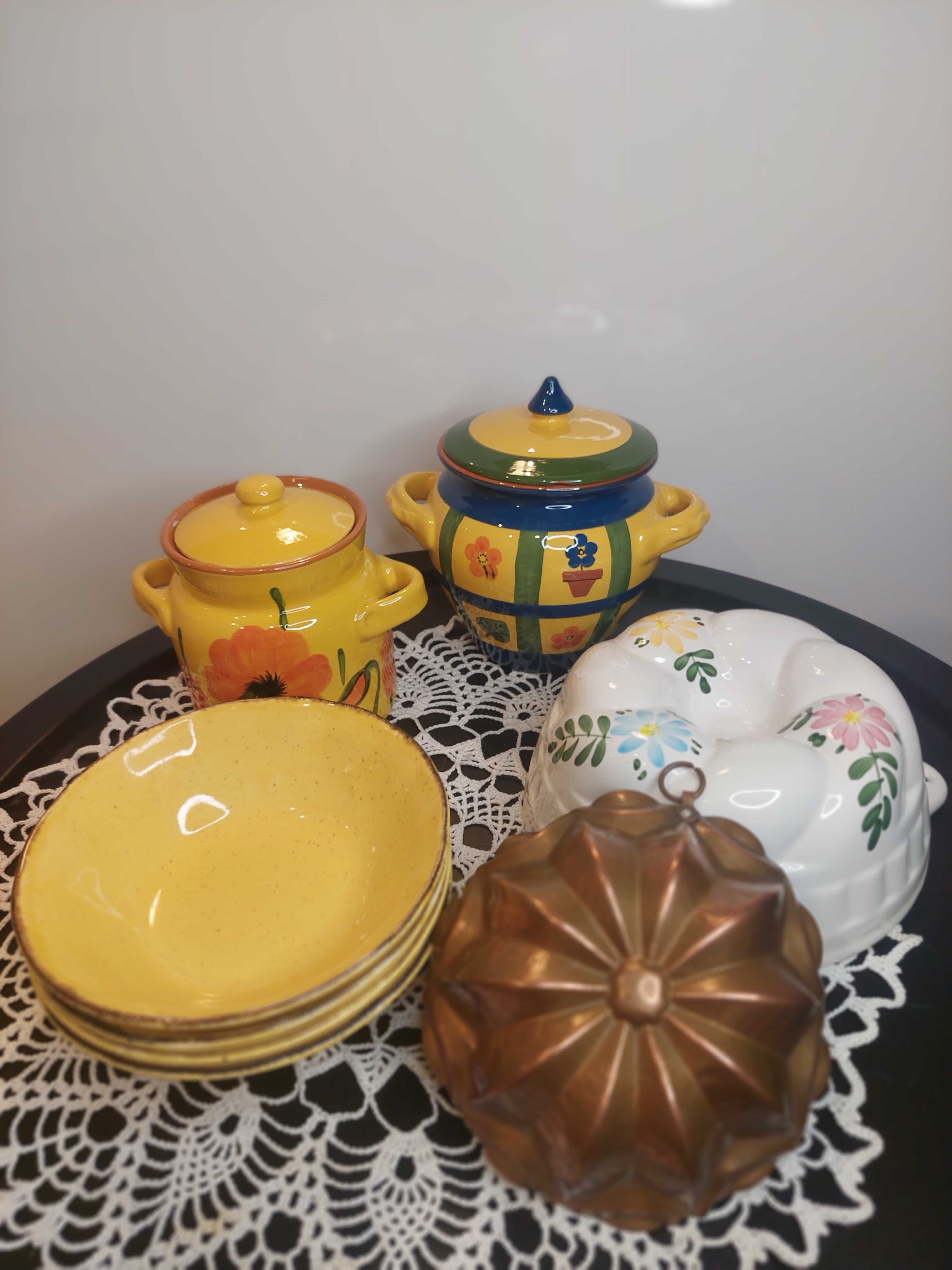 Naczynie ceramiczne szkliwione z przykrywką 0,7l