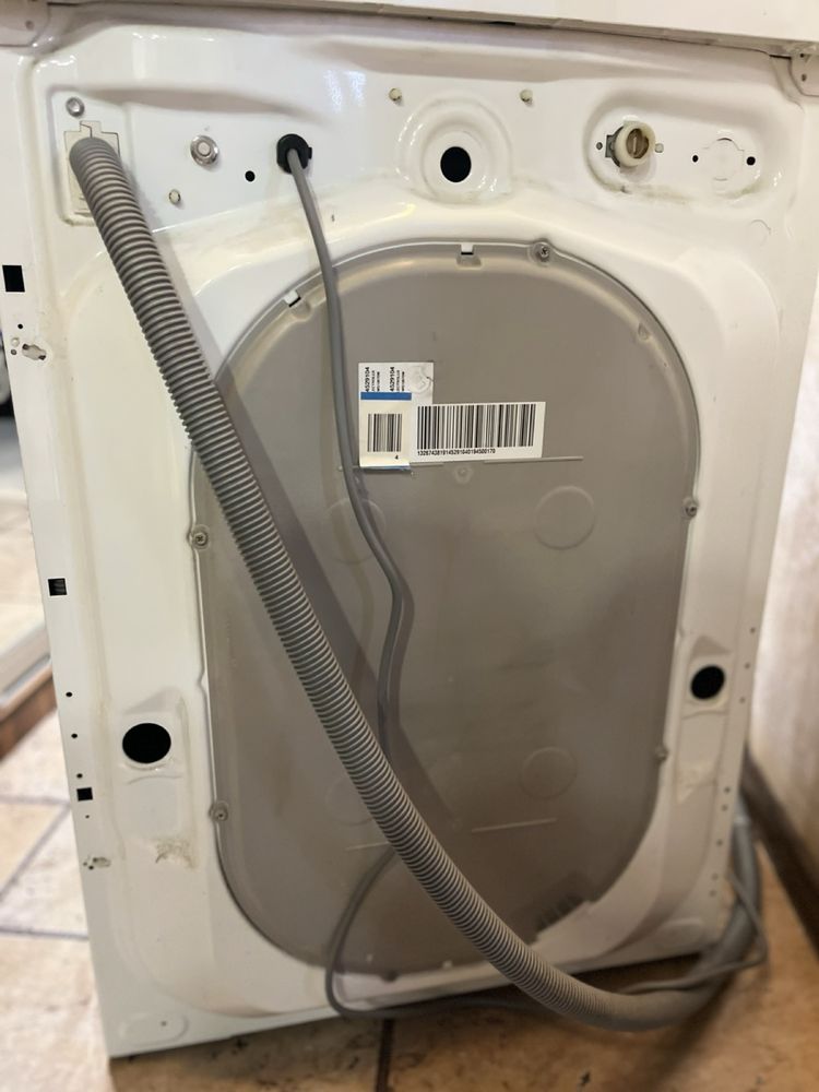 Продаю пральну пашину Electrolux( оригінал)
