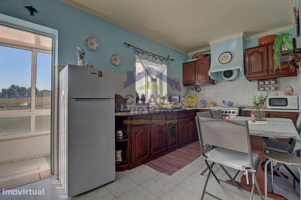 Apartamento T2 com Sótão - Centro Bombarral