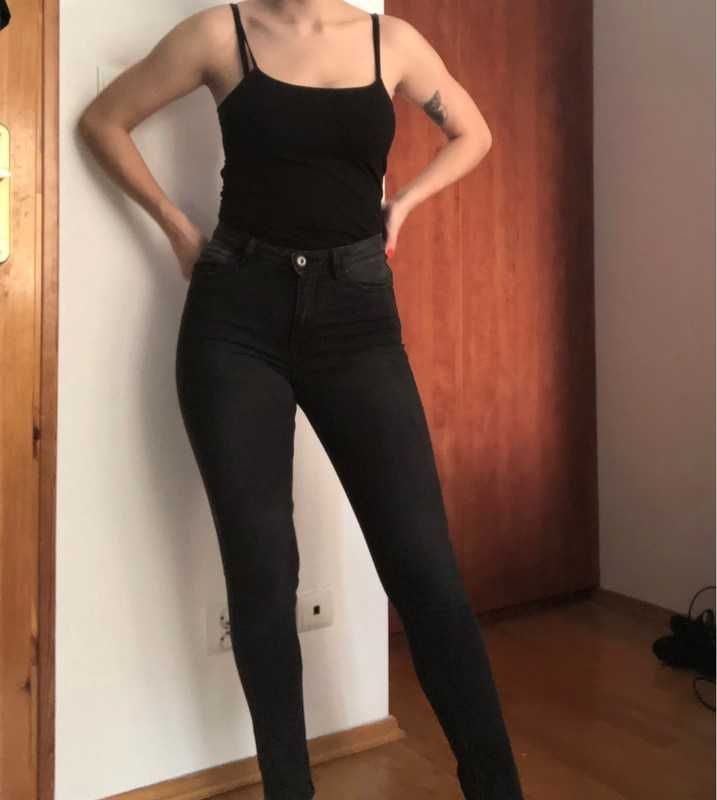 Czarne spodnie High Waist