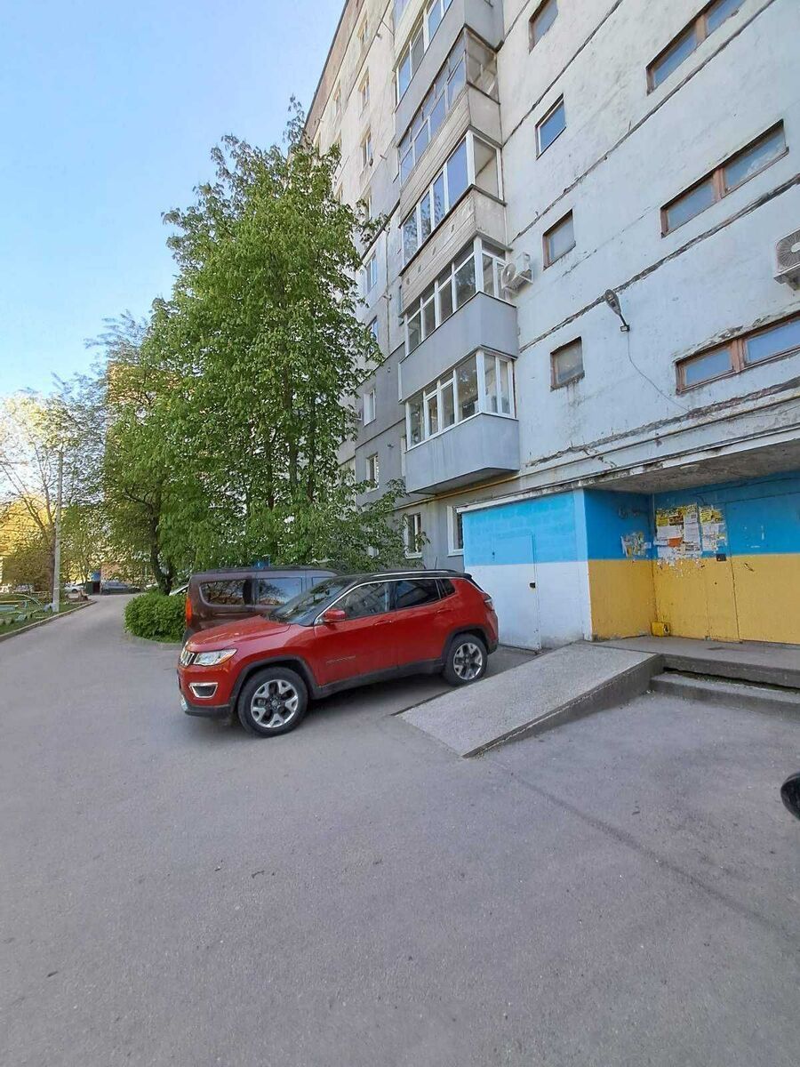 Продам 2-о кімнатну квартиру 49 м2 на Конєва-Жадова.