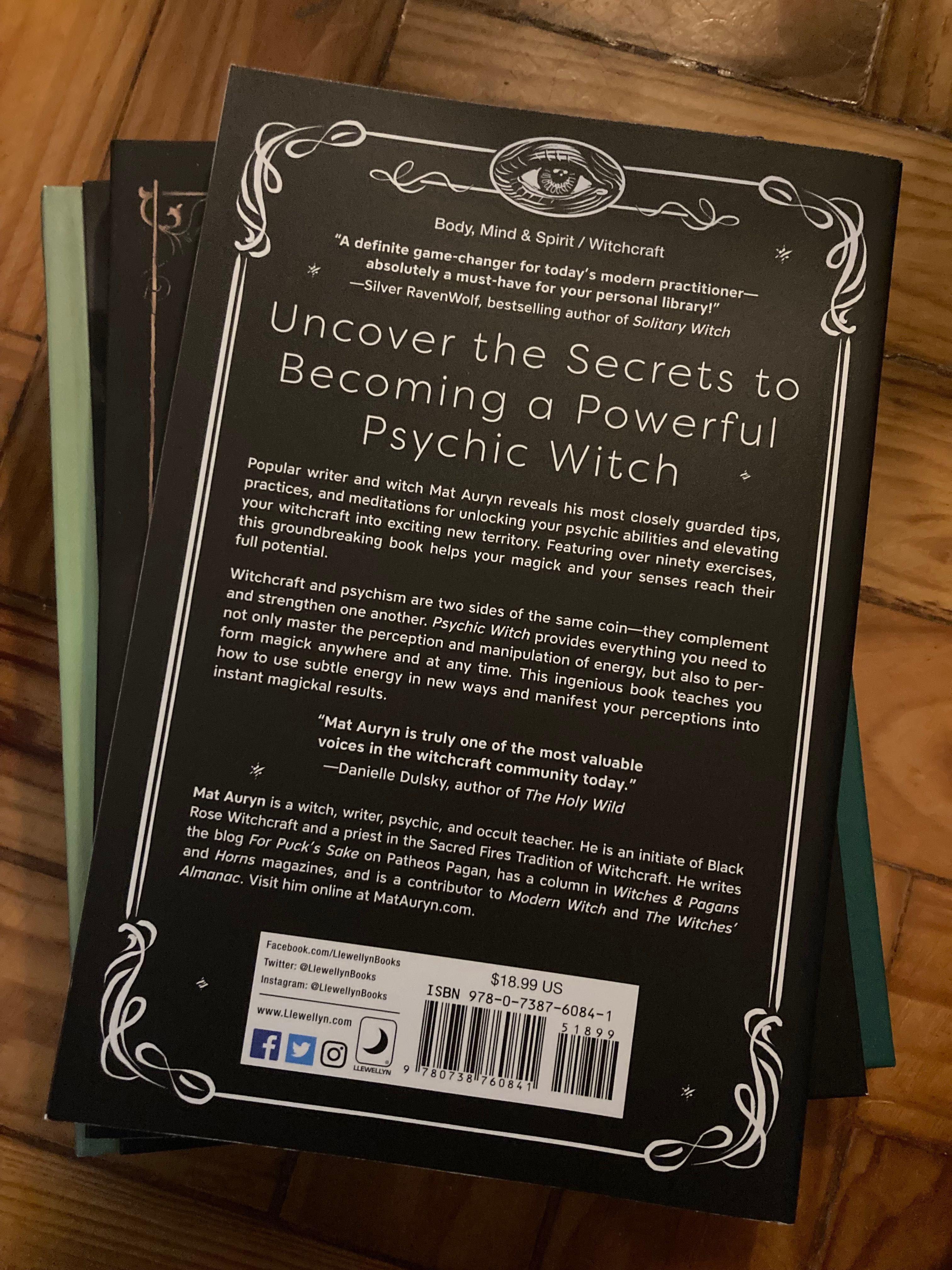 Livro Psychic Witch de Matt Auryn