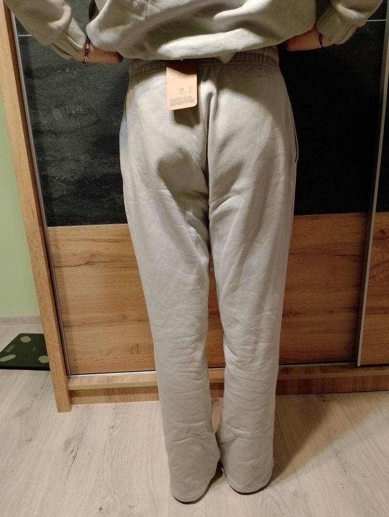 Dres campus s szary