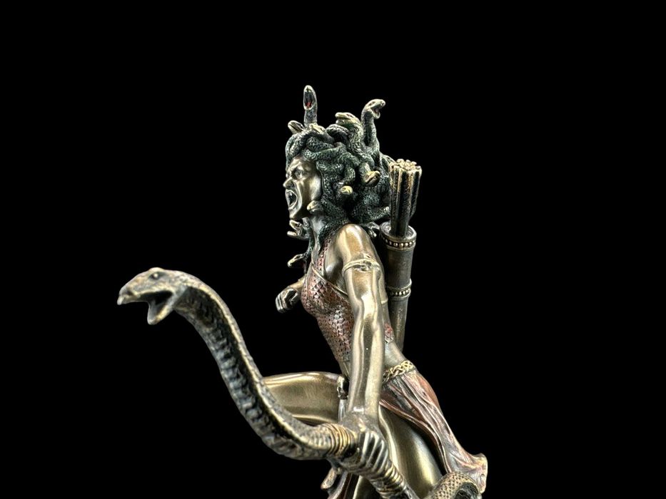 Figurka Rzeźba Medusa  Z Łukiem Veronese Wu77730a4